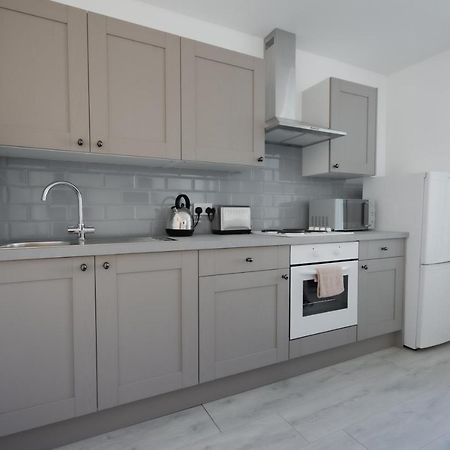 Platform Stadium Apartment With Parking Kingston upon Hull Exterior foto